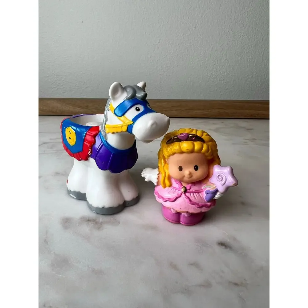 Fisher-Price Replacement Horse & Princess Sarah Lynn Figures Lil Kingdom Castle - Picture 2 of 10